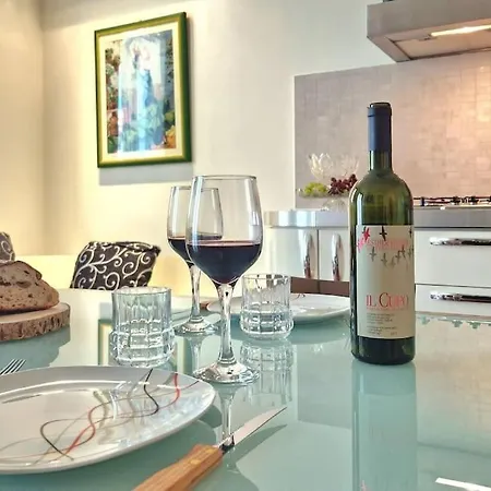 דירה Raffinata Dimora Wi-fi Parcheggio Privato Balcone Abitabile