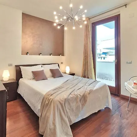 Raffinata Dimora Wi-fi Parcheggio Privato Balcone Abitabile
