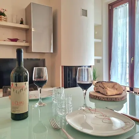 Raffinata Dimora Wi-fi Parcheggio Privato Balcone Abitabile Apartment